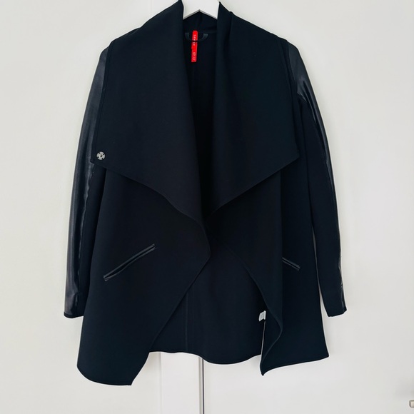 New Spanx Faux Leather Black Convertible Jacket size XS - Picture 4 of 9